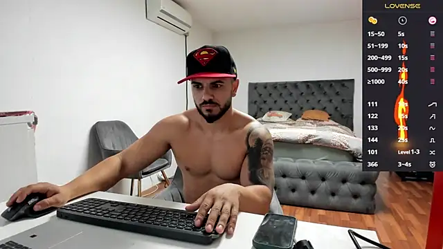 supermanboy94 online show from 10/24/25, 05:39