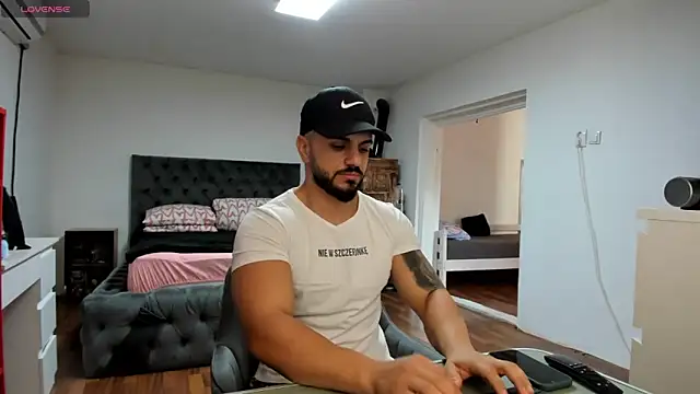 supermanboy94 online show from 11/03/25, 07:24