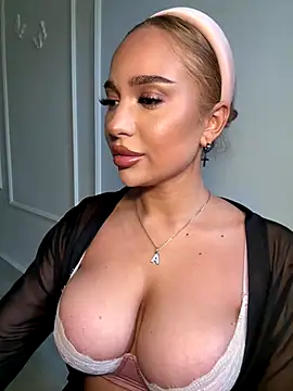 CardiSweetBaby online show from 09/19/25, 03:27