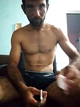 Tiago0031 online show from 11/12/25, 03:21