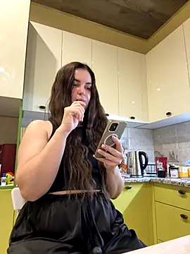 Karolina llove online show from 11/08/25, 11:08