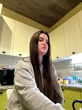 Karolina llove online show from 11/11/25, 06:41