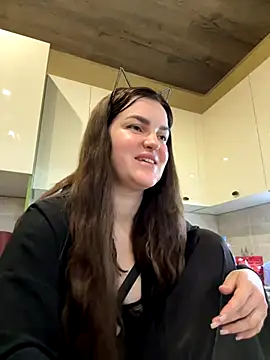 Karolina llove online show from 10/30/25, 02:04