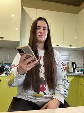 Karolina llove online show from 11/07/25, 11:04