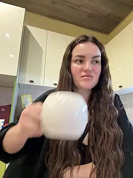 Karolina llove online show from 11/13/25, 12:14