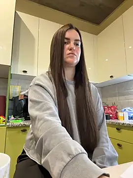 Karolina llove online show from 11/06/25, 10:19