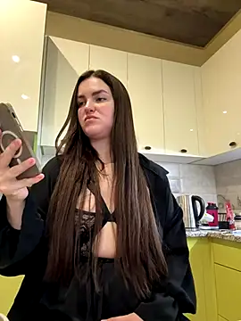 Karolina llove online show from 11/10/25, 11:26