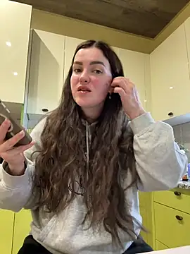 Karolina llove online show from 10/29/25, 10:52