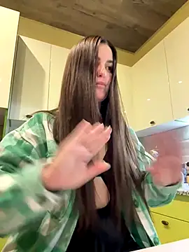 Karolina llove online show from 10/21/25, 11:59