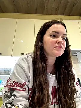 Karolina llove online show from 11/13/25, 12:31