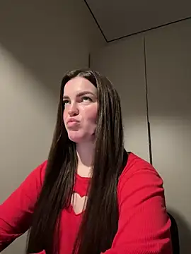 Karolina llove online show from 12/05/25, 08:39