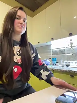 Karolina llove online show from 11/04/25, 09:40