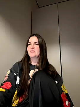 Karolina llove online show from 11/27/25, 11:38