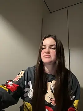 Karolina llove online show from 12/03/25, 06:03