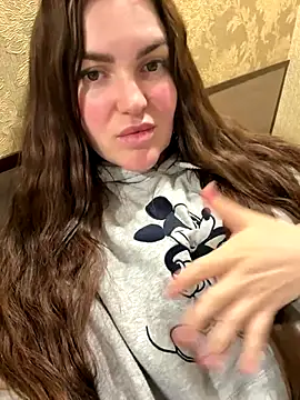 Karolina llove online show from 11/26/25, 12:38