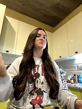 Karolina llove online show from 10/24/25, 10:09