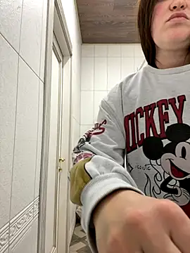 Karolina llove online show from 10/20/25, 12:17