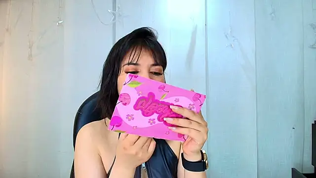 lina bedoya  online show from 03/04/26, 11:40