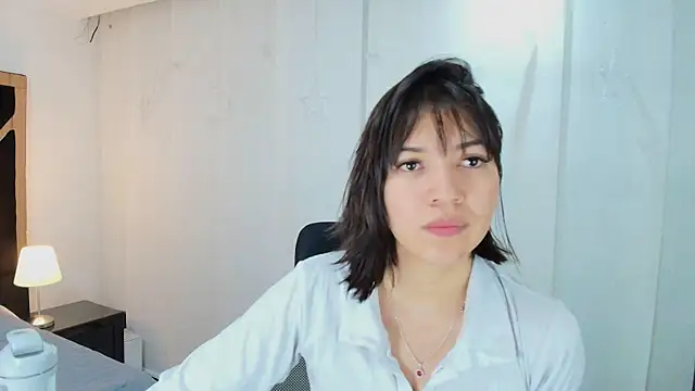 Snapshot of lina_bedoya_ chatting on 10/04/25, 11:34 lina bedoya online show from 10/04/25, 11:34