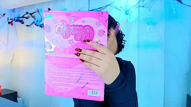 lina bedoya  online show from 11/07/25, 11:37