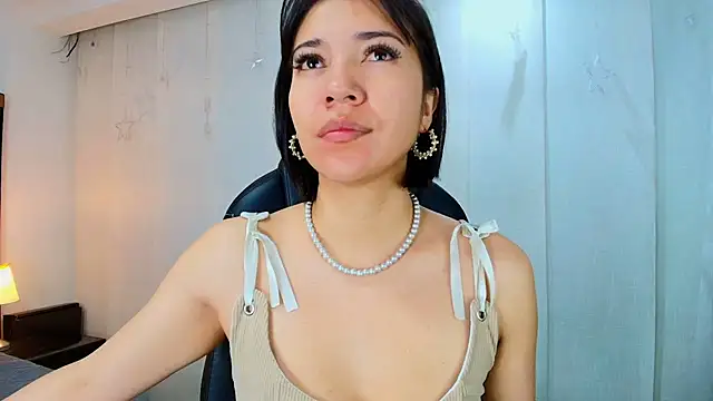 lina bedoya  online show from 02/04/26, 11:49