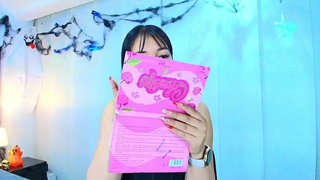 lina bedoya  online show from 10/25/25, 11:42