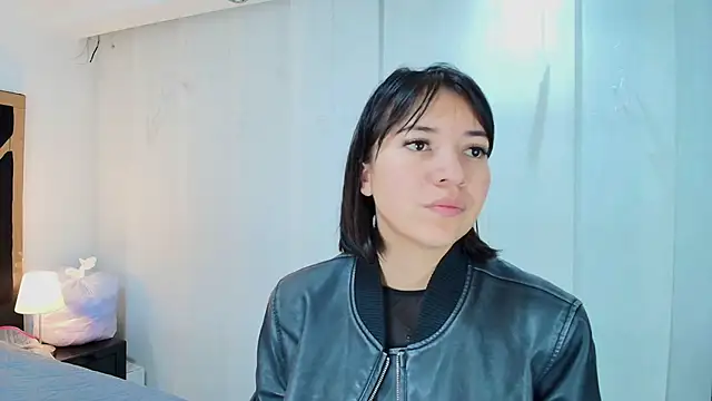 Snapshot of lina_bedoya_ chatting on 10/02/25, 11:35 lina bedoya online show from 10/02/25, 11:35