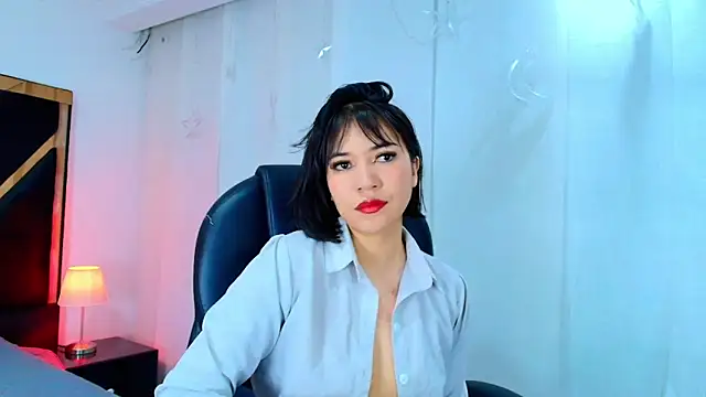 lina bedoya  online show from 04/24/26, 11:45