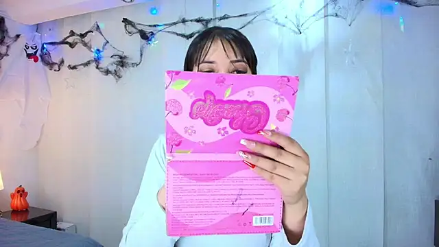 lina bedoya  online show from 10/22/25, 11:42