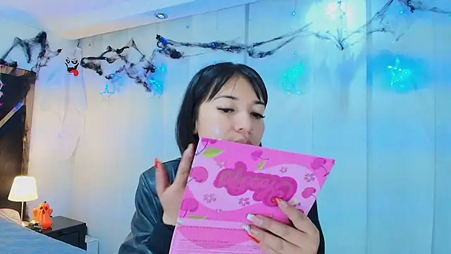 lina bedoya  online show from 10/30/25, 11:41