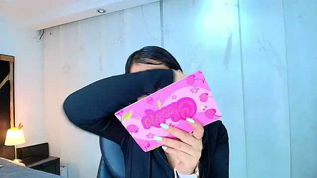 lina bedoya  online show from 02/11/26, 11:43