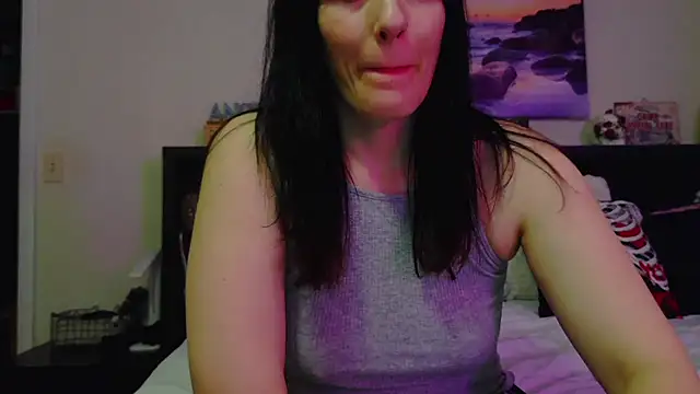 CrystalLakeXO online show from 12/03/25, 05:30