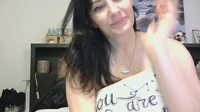 CrystalLakeXO online show from 10/13/25, 04:58