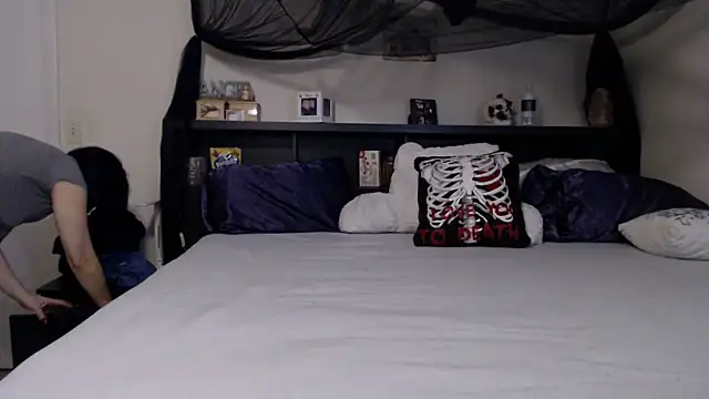 CrystalLakeXO online show from 06/13/26, 05:16