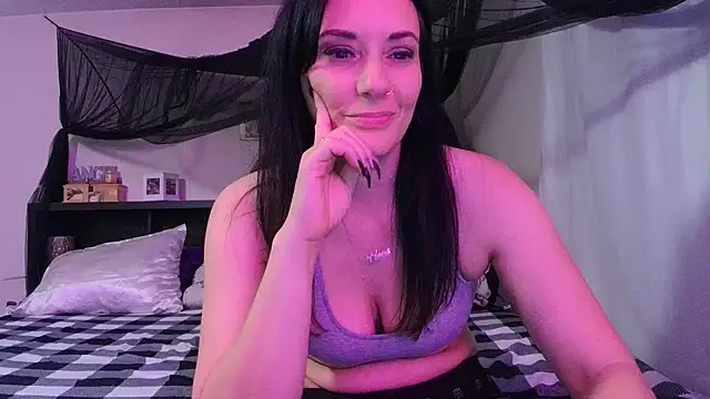 CrystalLakeXO online show from 06/04/26, 05:45