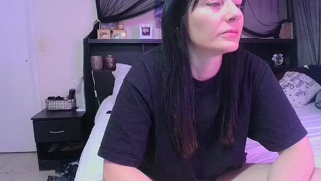 CrystalLakeXO online show from 04/20/26, 06:27