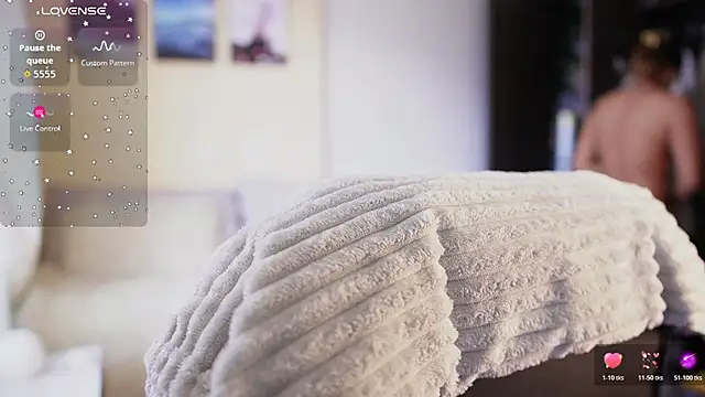 SaraParisi online show from 12/19/25, 10:23