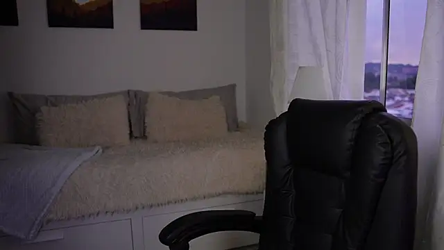 SaraParisi online show from 10/25/25, 10:43