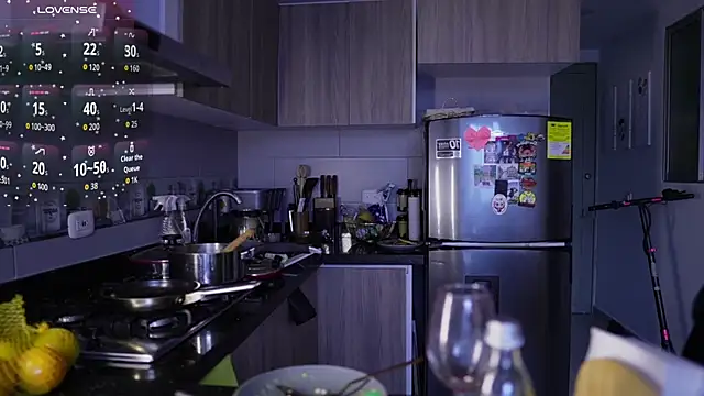 SaraParisi online show from 11/14/25, 10:13