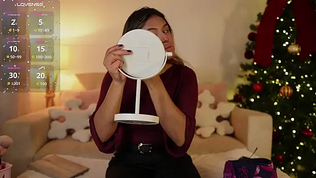 SaraParisi online show from 11/17/25, 01:09