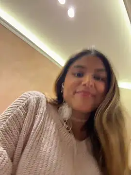 SaraParisi online show from 12/15/25, 10:15