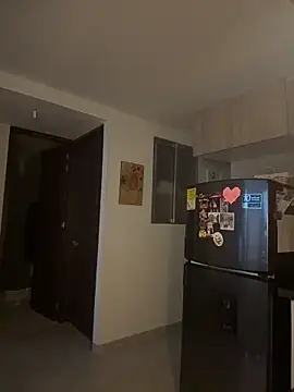 SaraParisi online show from 12/04/25, 10:42