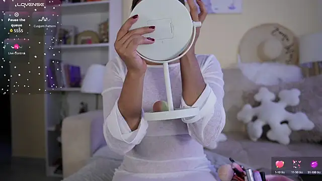 SaraParisi online show from 11/08/25, 10:35