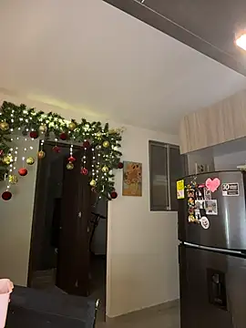 SaraParisi online show from 11/24/25, 10:54