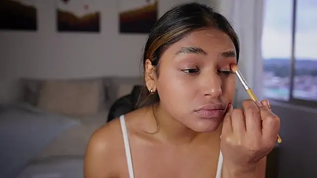 SaraParisi online show from 10/23/25, 10:30