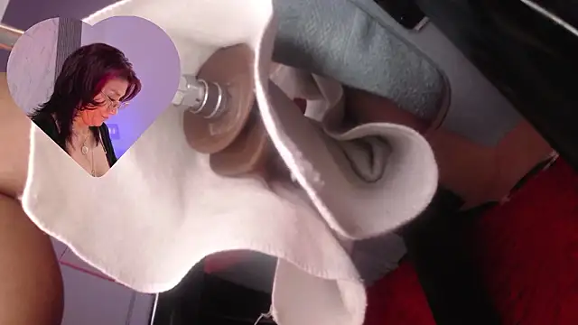 Snapshot of Ahytanna chatting on 03/08/26, 02:04 Ahytanna online show from 03/08/26, 02:04