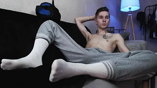 Snapshot of Joseph__Quinn chatting on 11/16/25, 08:08 Joseph Quinn online show from 11/16/25, 08:08