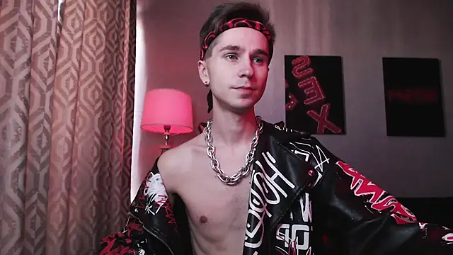 Snapshot of Joseph__Quinn chatting on 10/24/25, 03:49 Joseph Quinn online show from 10/24/25, 03:49