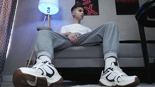 Snapshot of Joseph__Quinn chatting on 11/12/25, 05:22 Joseph Quinn online show from 11/12/25, 05:22