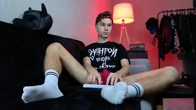 Snapshot of Joseph__Quinn chatting on 12/03/25, 05:41 Joseph Quinn online show from 12/03/25, 05:41